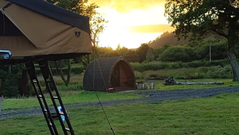 Raptor with 3p roof tent, fully equipped