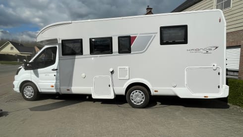 RT 267 – 4p Roller Team semi-integrated uit 2022