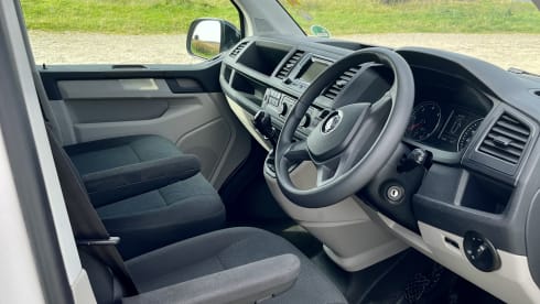 Sally – 4 berth Volkswagen Transporter campervan