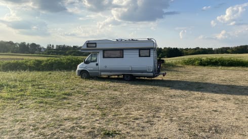 Cozy spacious family camper (5p)