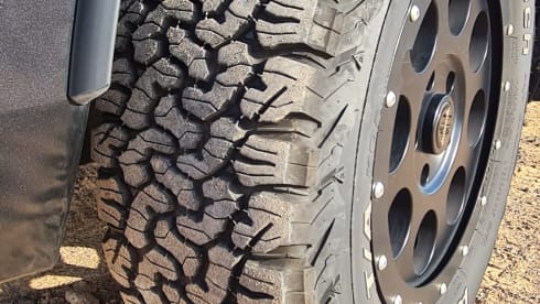 Bigfoot – Campervan, Bravia 636 Swan