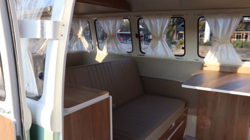 Lientje – Volkswagen T2 bus from 1990