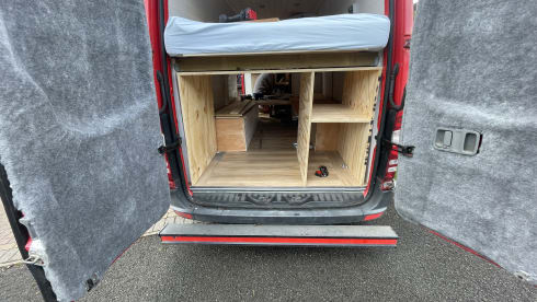 Clifford  – Mercedes campervan met 4 slaapplaatsen