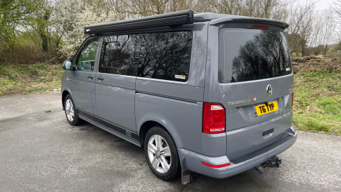 Christian Grey – Family Friendly T6 Camper, for 2-5 people "have a read on"