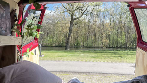 Rooie – 2p Volkswagen bus uit 1998