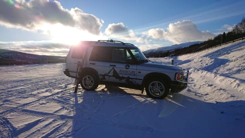 Disco II – Land Rover Discovery met rooftop tent uit 2002