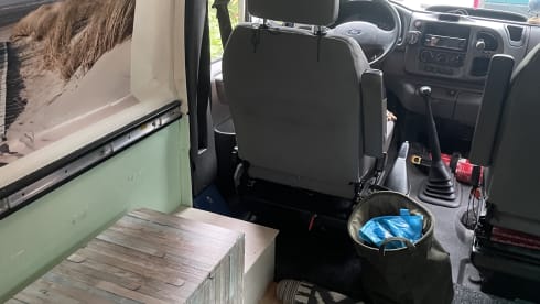 De blauwe bus – Ford Transit Wohnmobil aus dem Jahr 2005