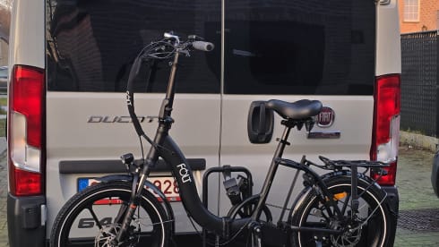 Yvonneke – Fiat: Off Grid-Nespresso-BIP&GO-Bicycle rack-Large refrigerator-LPG tank