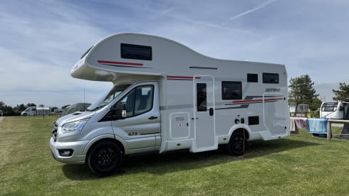 Rollerteam Zefiro 675 Auto, 5 Berth Family Motorhome