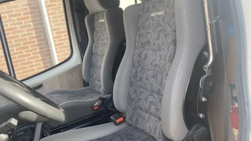 2p Ford bus from 1993
