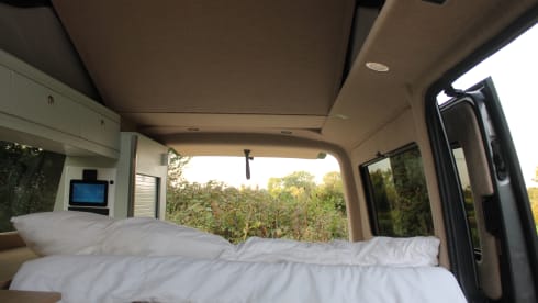Olli – 2024 Conversion - 4 berth VW campervan from 2017 - equipment included!
