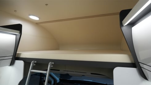  Ford Glamys 322 (Model 2025) for 6 persons