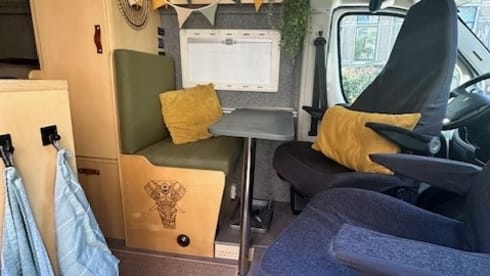Ganesh – 2p Peugeot bus from 2013