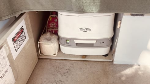Betsie – 2p Renault campervan uit 2002