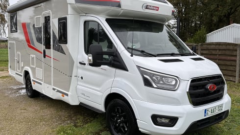 170 PK automaat – very nice, extra spacious, all seasons, 4p semi-integrated 2022, automatic