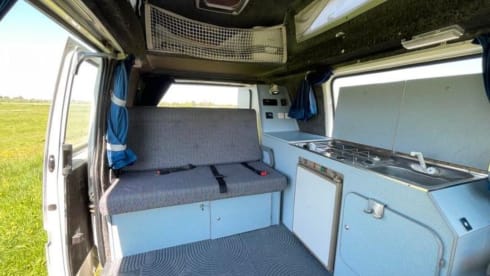 Cruiser – 2p Ford bus from 1999