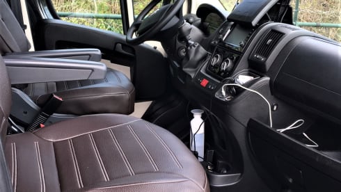 Luxury motorhome with length beds