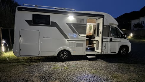 Adria Coral 670 met lengtebedden. Met alles erop en eraan! 