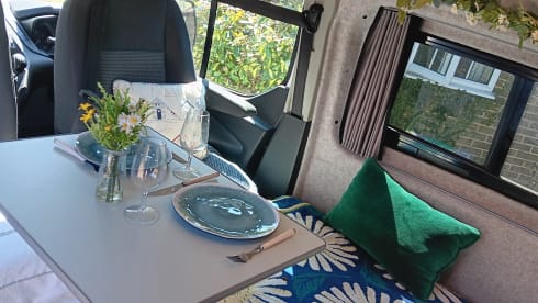 DUSTY – FORD TRANSIT CUSTOM HIGH TOP - UP TO 5 BERTH