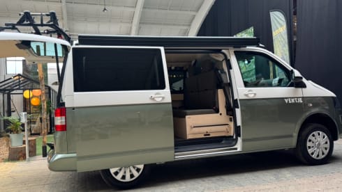 Ventje_CamperBuddy 2 – Ventje_Camper-Luxe VW T5 Automatik - 5 Sicherheitsgurtplätze 