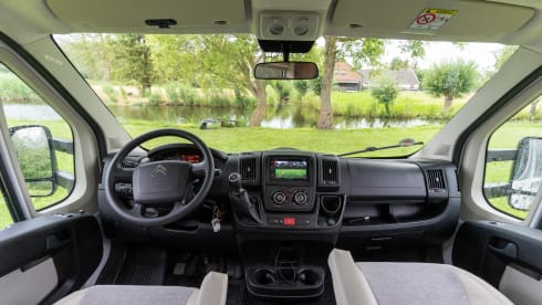 Brutus – 2018 - Luxury Hymer Carado with 6 sleeping places with great comfort