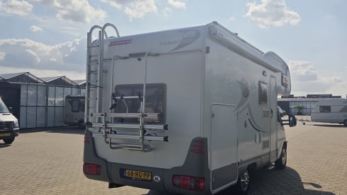 6p gezinscamper met dak airco en stapelbed!