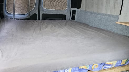 Brutus  – Opel Movano Camper Conversion (Renault Master) 1.80x2.00m Bed