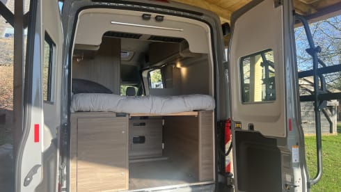Luxury 6p Mercedes-Benz camper