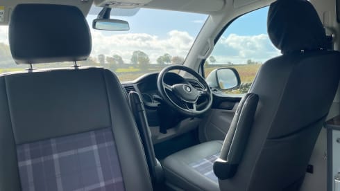 Duke – 4 berth Volkswagen campervan from 2015