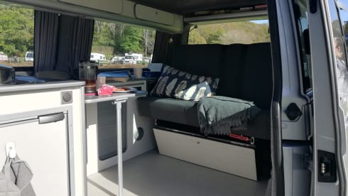 Automatic VW 4 seater campervan - ready to go exploring