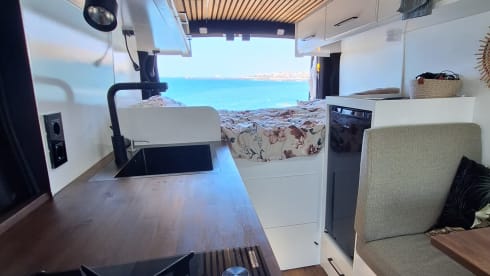 Spacious, modern and complete Off-Grid 2P Campervan