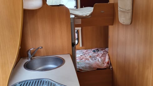 Spacious and comfortable family camper. 6p Chausson alcove from 2008