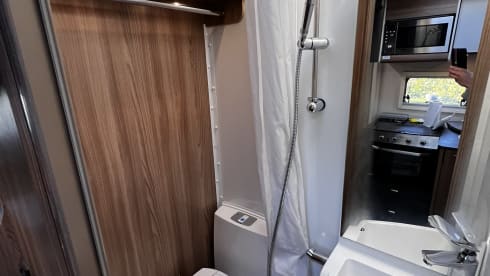 ScotlandCamp – Luxury Swift Escape 695 5 seatbelts 6 berth
