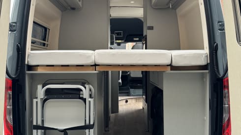 4p Hymer bus from 2024