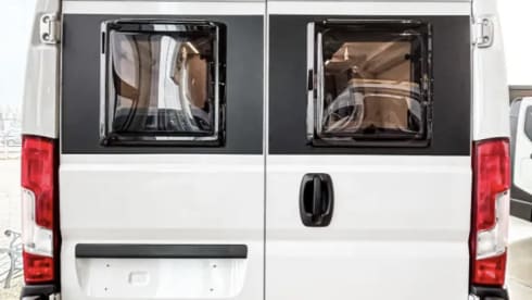 4p volledig uitgeruste campervan - NIEUW!