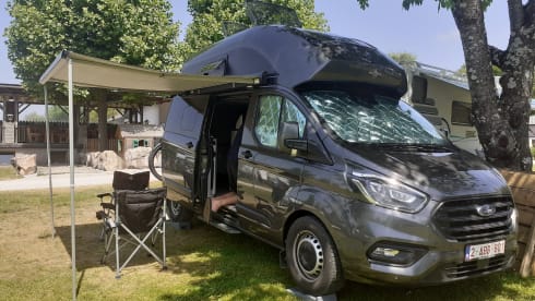 Compact Camper Westfalia Ford Nugget PLUS Automatic WITH WC