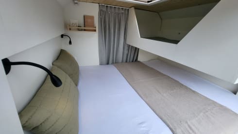 Pura Vida Van – 3-person bus camper built in 2023