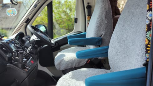 Flossieflo – 2 berth 2014 fully equipped Fiat Bessacarr 