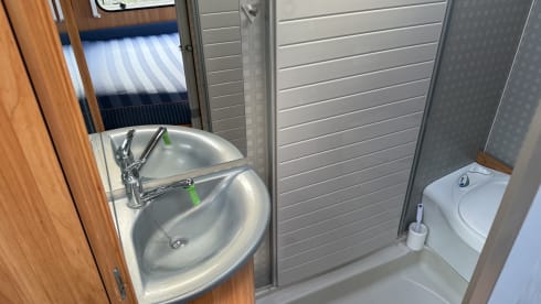 Compact 3P semi-integrated, length bed and free km!