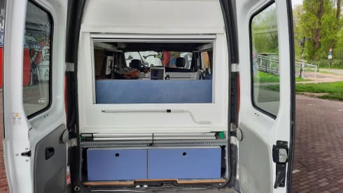 Compact bus camper with access to any city (Euro 5)
