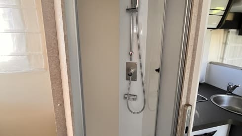 Stefanjavb001 – 5p Ford semi-integrated uit 2025