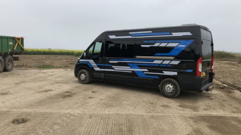 Charlie – Citroën-Bus mit 3 Schlafplätzen aus dem Jahr 2018