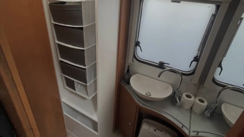 De Dolle Dwaler  – Ideal für Familien – geräumiger 6-Personen-Camper mit allem Drum und Dran