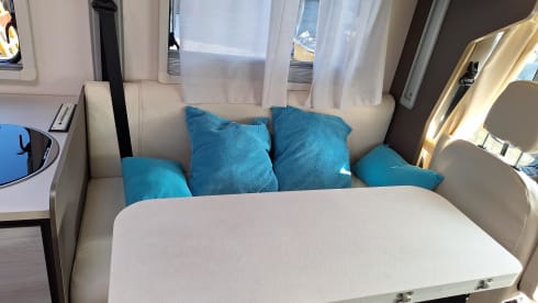 2p Ford semi-integrated uit 2024