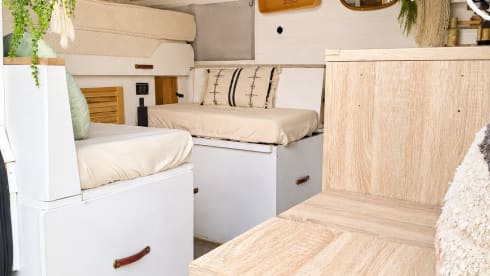 Loesje – Camping-car 2 personnes unique pour l'aventure et le luxe !