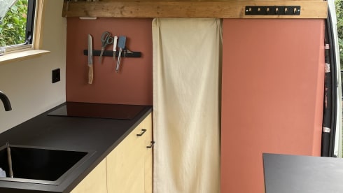 Ivy – Spacious Iveco Daily campervan