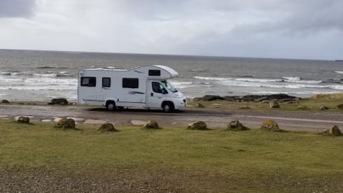 Nicky – Adventure and comfort in 'Nicky' the 6 berth luxury motorhome!