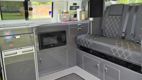 Little Trail Collective – Camping-car Volkswagen 4 couchages à partir de 2024