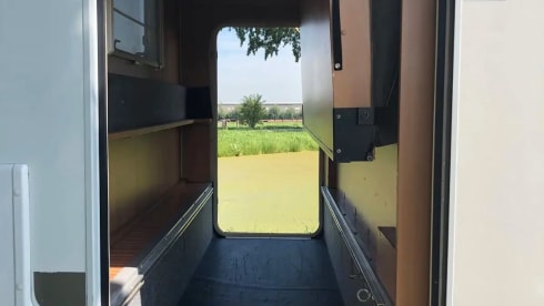 Beautiful, spacious camper with heating and air conditioning