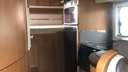 ZEER LUXE HYMER CAMPER – For rental to two experienced campers  